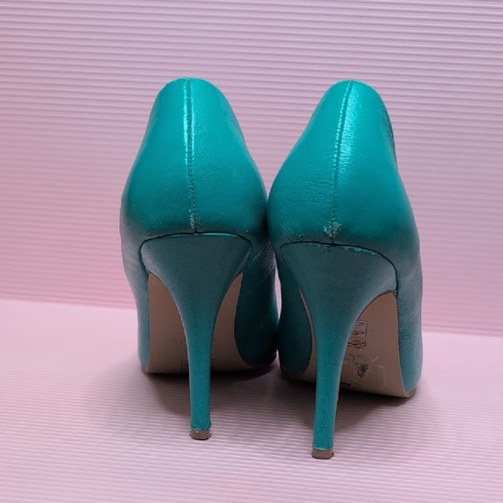 Aldo Vibrant Teal Heels - Picture 6 of 10
